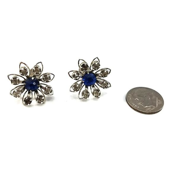 Bugbee & Niles Blue Rhinestone Screw Back Earrings, Vintage Jewelry 1940s - Picture 6 of 10